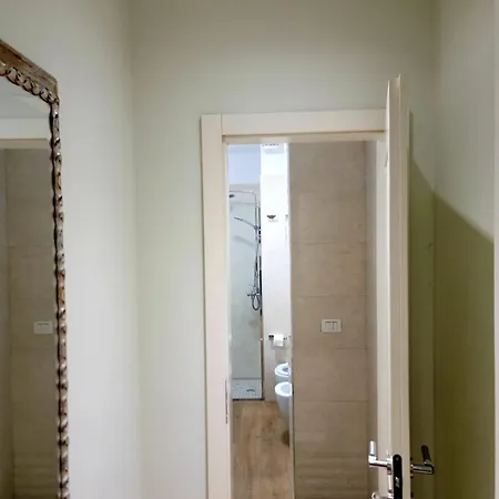 Helianthus, By Bloom In Apartamento Tirana